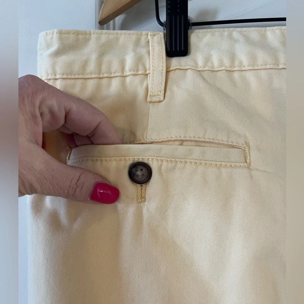 IZOD Saltwater Chinos Light Yellow Flat Front Dress Shorts Men’s Size 40W - Picture 2 of 15